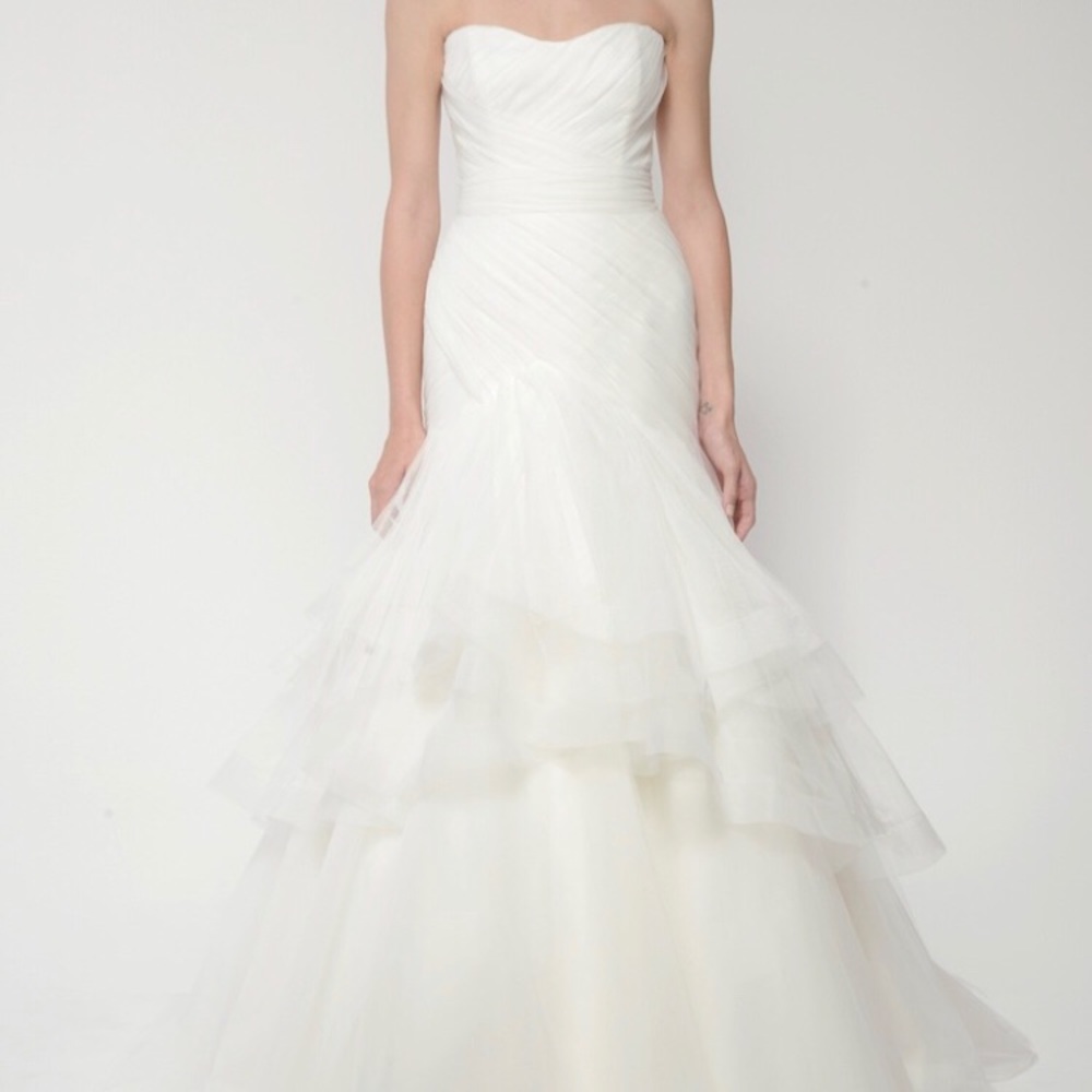 Monique Lhuillier wedding dress